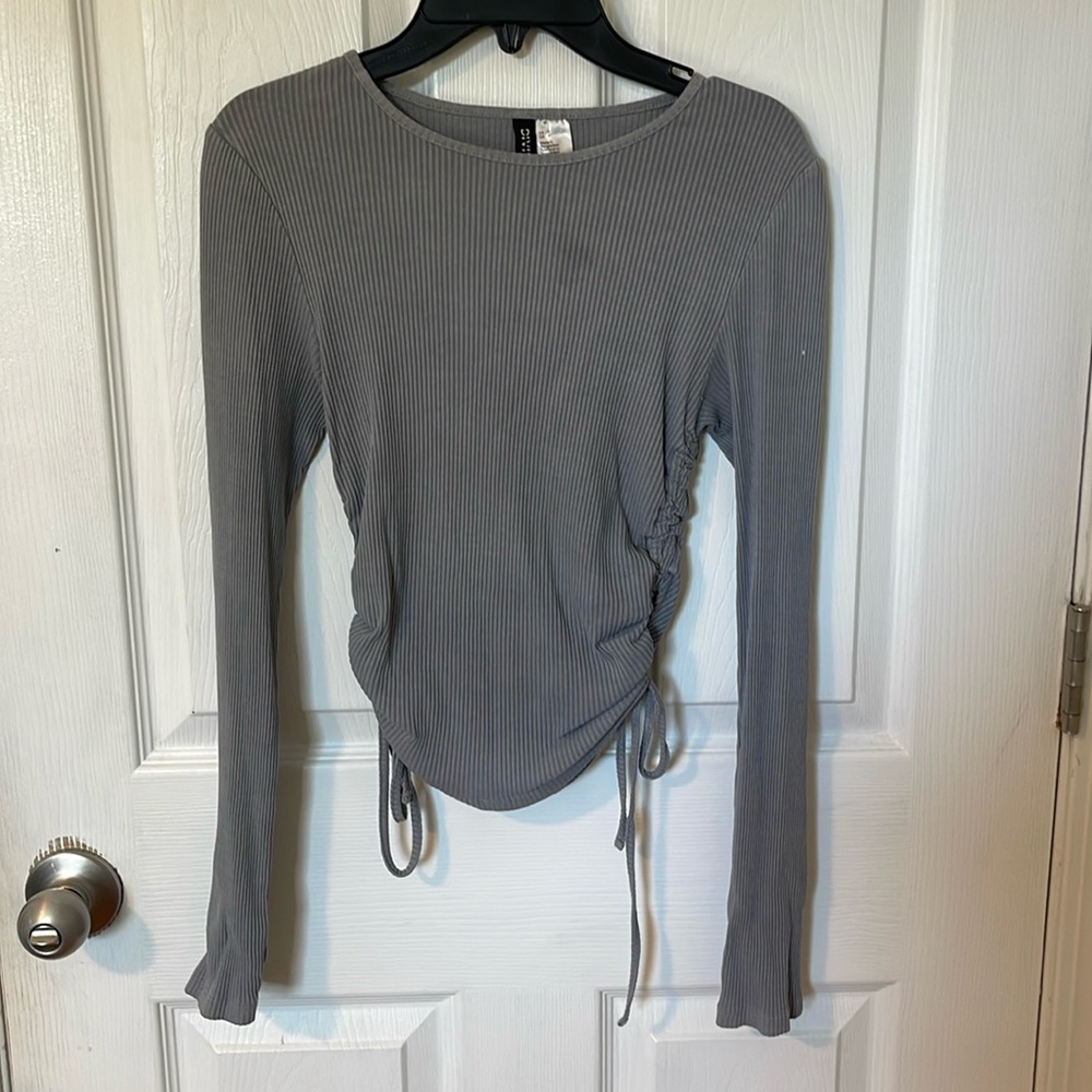 H&M Ribbed Long Sleeve. Blue-Grayish color, size Small.